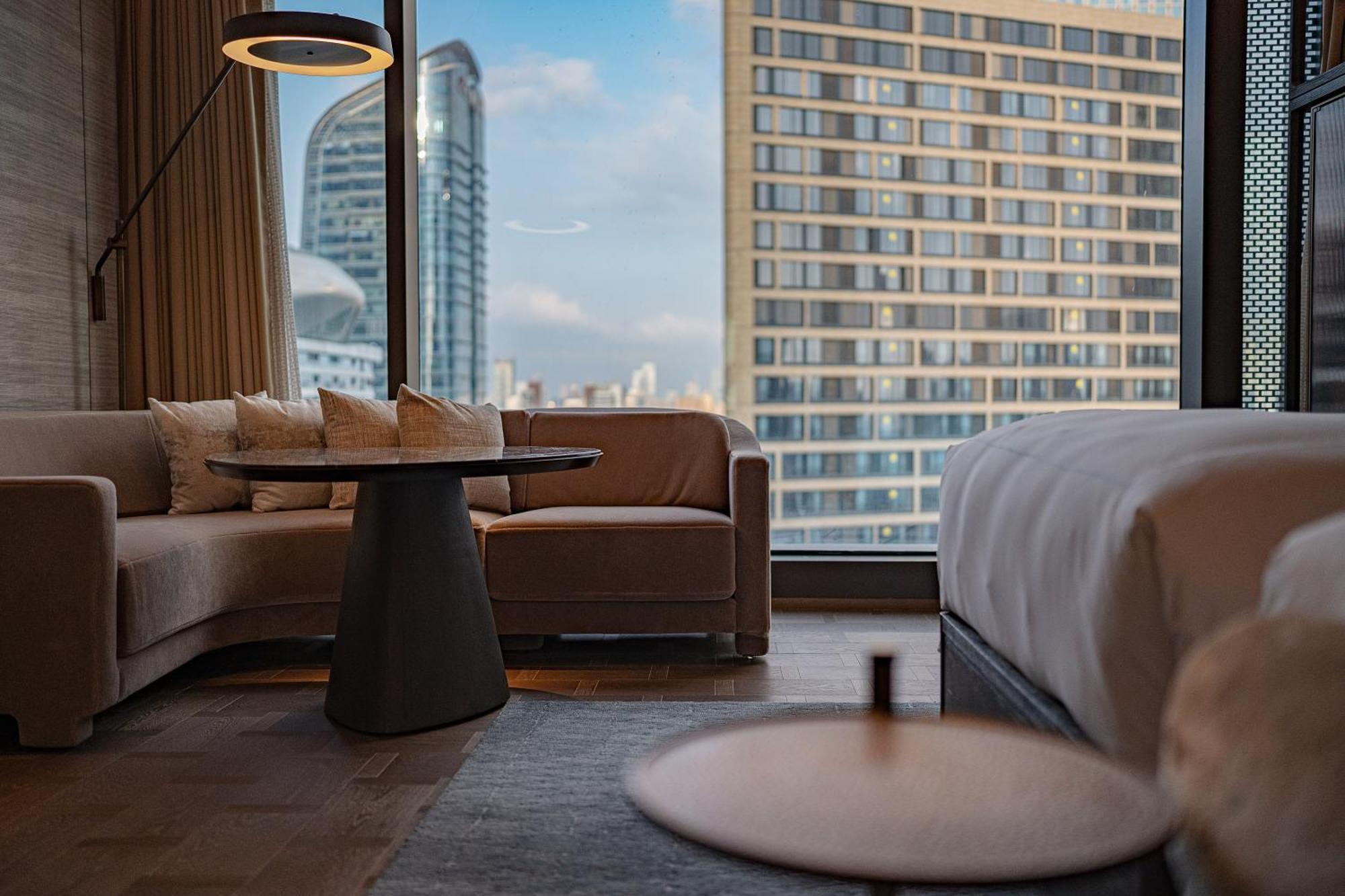 Conrad Shenzhen, The First Art Museum Hotel In Greater Bay Area With The Stunning Bay And Sunset View In The Hotel Terrace Exterior photo